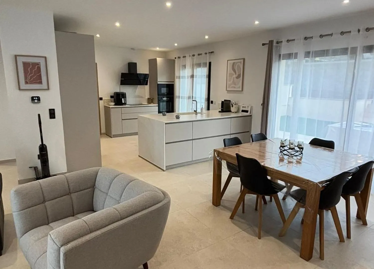 Nouveaute !!! Villa Moderne De 4 Chambres, Piscine Chauffee Et Vue Panoramique Apt